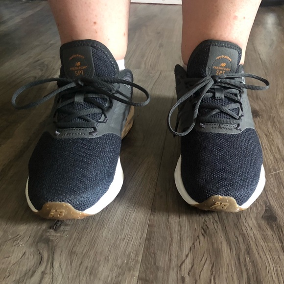 New Balance fresh foam spt women’s shoes - Picture 3 of 5